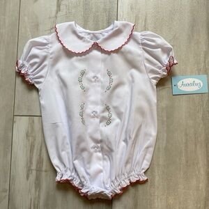 NWT Auraluz White Puff Sleeve Embroidered Holly Scalloped Edge Bubble Romper 3M